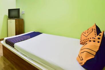 ホテル Spot On 65055 Sai Kripa Guest House