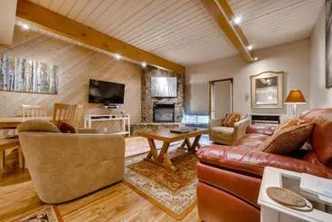 Отель Ptarmigan House By Steamboat Resorts