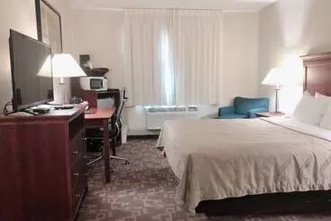 هتل Quality Inn I70 At Wanamaker