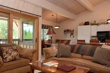 Отель The Phoenix at Steamboat