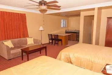 Мотель Pacific Inn & Suites