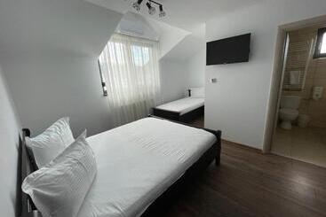 فندق على الطريق Dr House