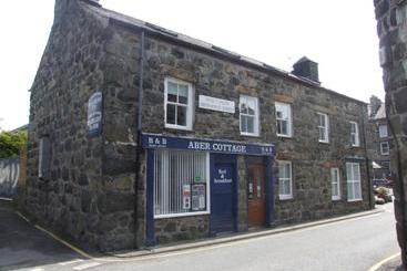 Majatalo Aber Cottage B&b