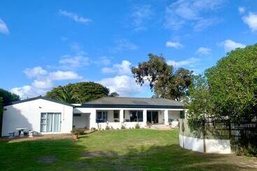 Aamiaismajoitus (B&B) Always Summer Guesthouse