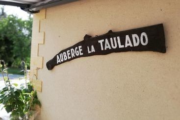 Ostello Auberge La Taulado