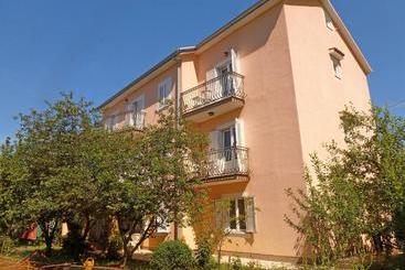 آپارتمان‌های توریست‌ها Apartments Jelka