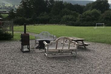 ツーリストアパートメント Weybridge Home