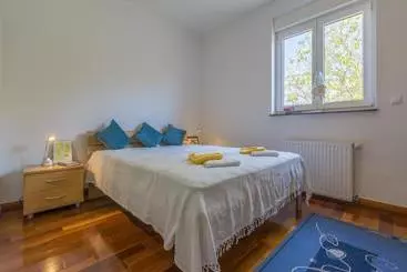 Turistihuoneistot Apartment Helena