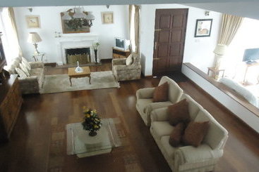 Апартаменты Hillcot Bungalow