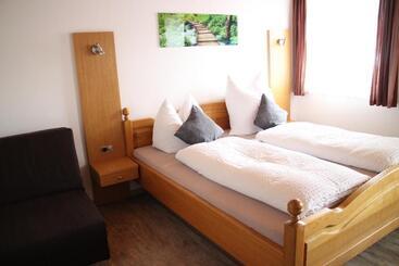 Отель Gasthaus Zum Stausee