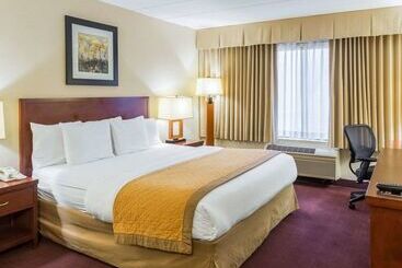 Clarion Hotel Somerset New Brunswick