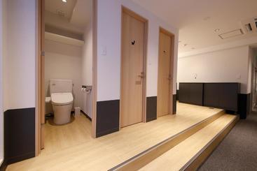 هتل White Hostel Shinsaibashi