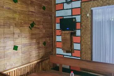 호텔 Reddoorz Syariah At Banyu Asem Banyuwangi