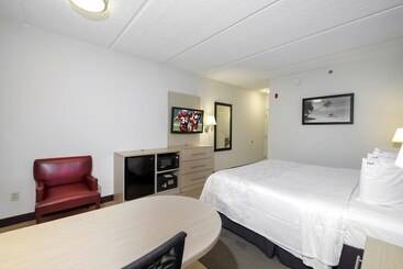 فندق Red Roof Inn Plus + Gainesville