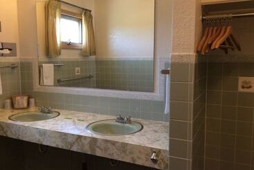 汽车旅馆  Nevada Inn