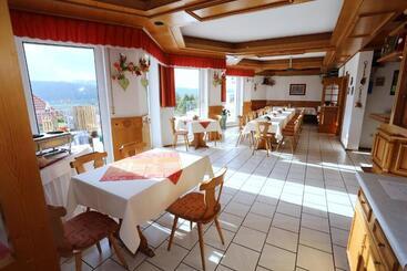 Отель Waldblick