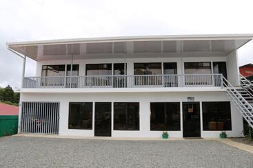 Hotel Cattleya Family