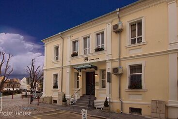 پانسیون No13 Boutique House