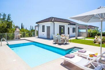 آپارتمانهای توریستها Villa Terra