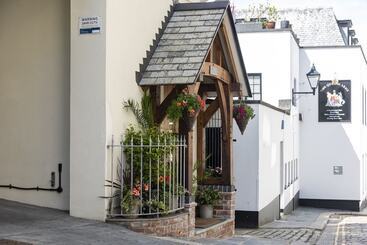 Turistlägenheter 3 Bed  The Catacombs From White Lane Lets