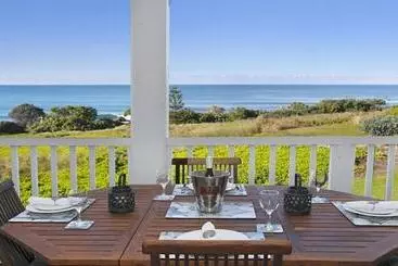 ツーリストアパートメント Quarterdeck 23