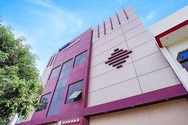 هتل Fabexpress Shree Karuna