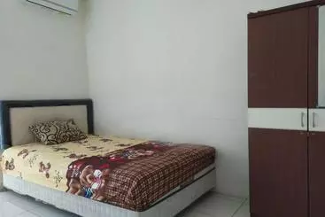 Hotel Oyo 2833 Kost Harmony