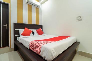 Hotell Oyo 68717 Goverdhan Paradise
