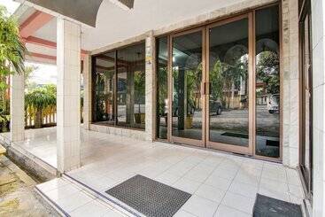 Hotel Spot On 2690  Tampan