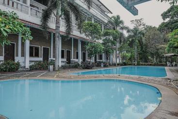 בית מלון כפרי Reddoorz Near Pantai Florida Anyer