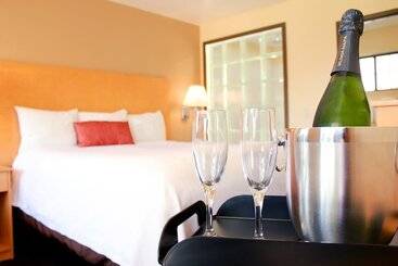 בית מלון כפרי Travelodge By Wyndham Vallejo