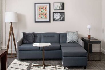 住所  Sonesta Es Suites New Orleans Convention Center