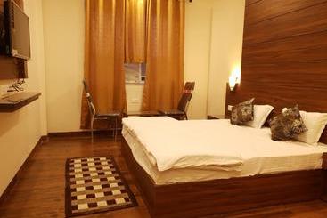 Hotel Rama Residency