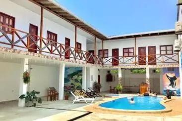 ペンション Hostal Laurita Beach