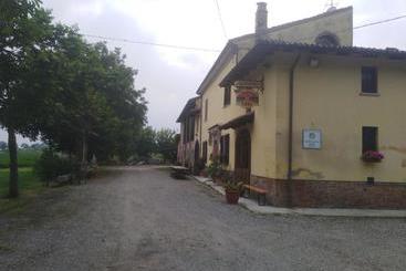 ホテル Il Tramonto Sul Po