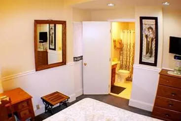 تختخواب و صبحانه The Snow Queen Lodge