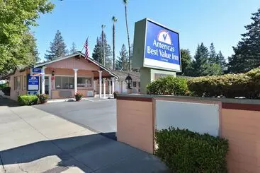 فندق Americas Best Value Inn   Sky Ranch Palo Alto