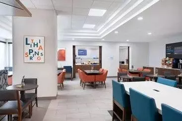 בית מלון כפרי Holiday Inn Express Atlanta West   Theme Park Area, An Ihg