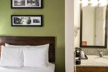 Отель Sleep Inn Airport