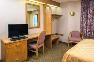 هتل Magnuson Lincoln Airport