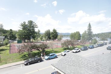 בית מלון כפרי Lake Placid Inn Boutique