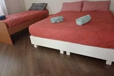 تختخواب و صبحانه Open