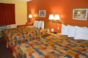 Отель Burnsville Inn & Suites