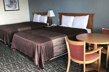 汽车旅馆  Carolina Inn & Suites Of Lake Norman