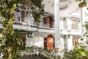 Pension Reddoorz Plus Near Transmart Kairagi Dua Manado