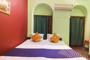 Hotel Spot On 67255 Imperial Lodge