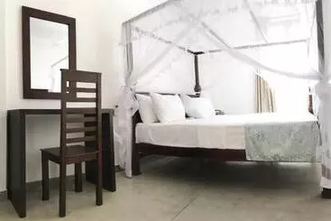 Hotel Grand Elephant Mirissa