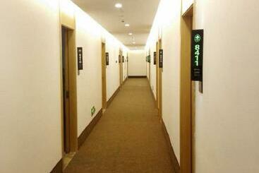 בית מלון כפרי Greentree Inn Yichang Wanda Binjiang