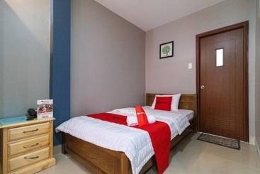 Hotel Reddoorz Plus Near Vincom Go Vap 3