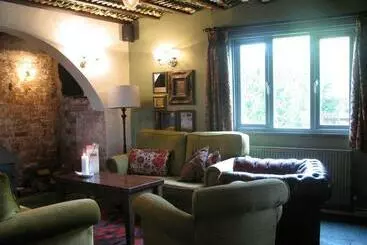 Oak Inn